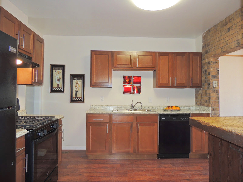 Renovated 3 Bedroom and 1 Bath Colonial for Rent! Image
