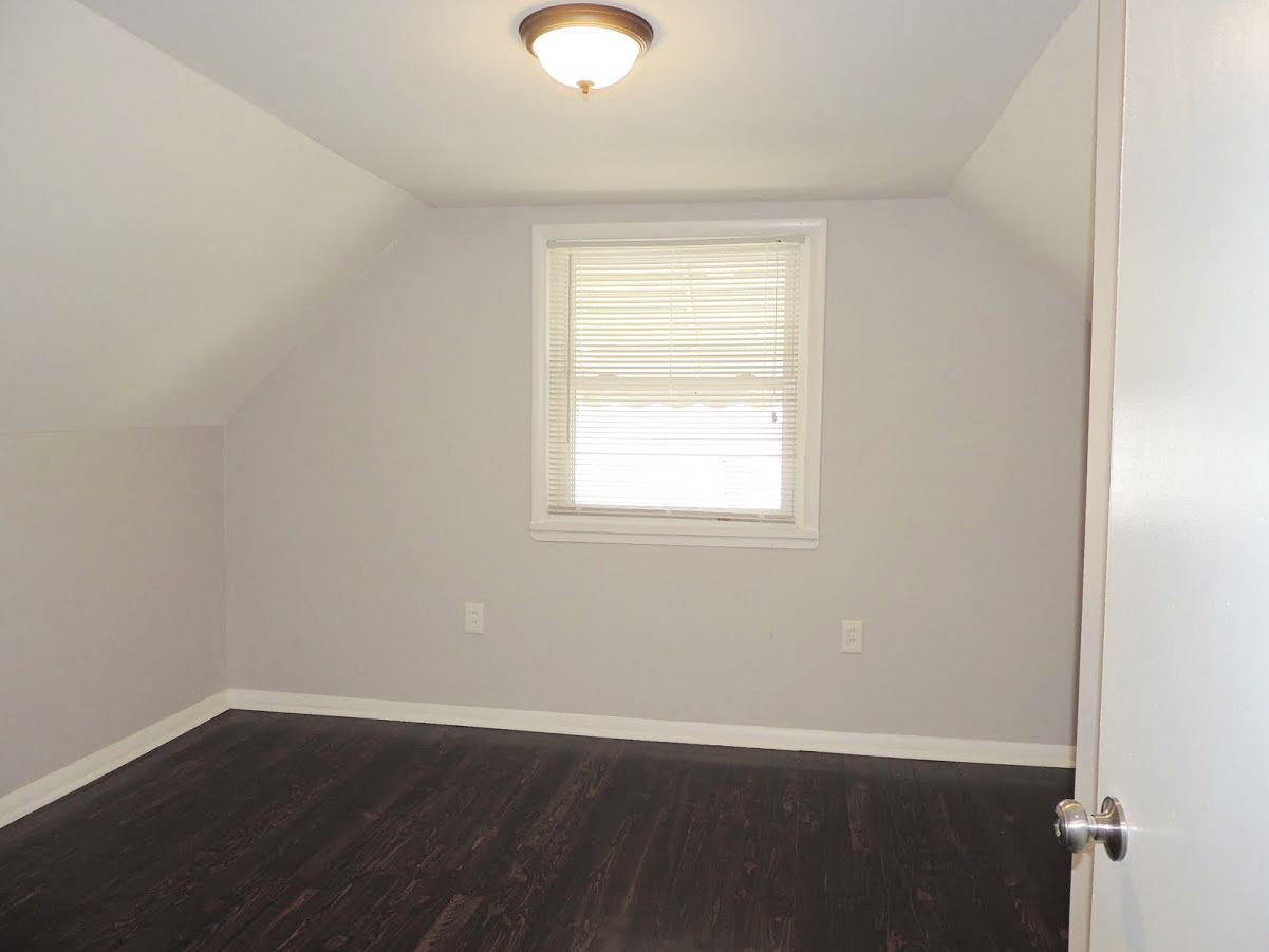 4 Bed – 1 Full Bath Cape Cod for Rent! Image