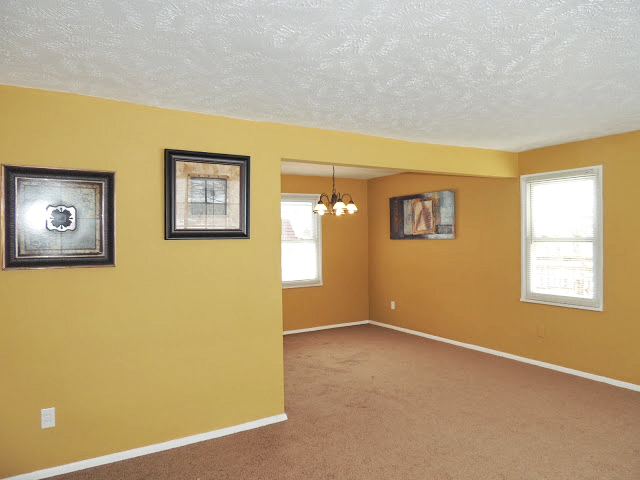 Renovated 3 Bedroom Colonial! Image