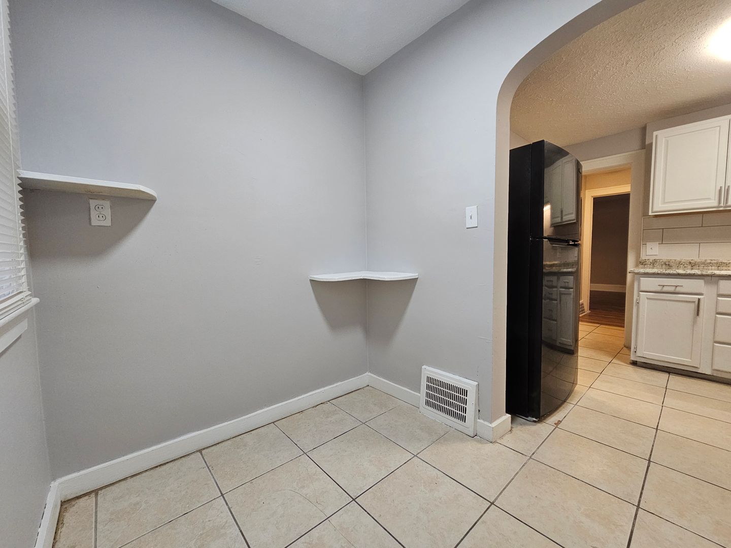 3 Beds – 1 Full Bath Colonial available for Rent! Image