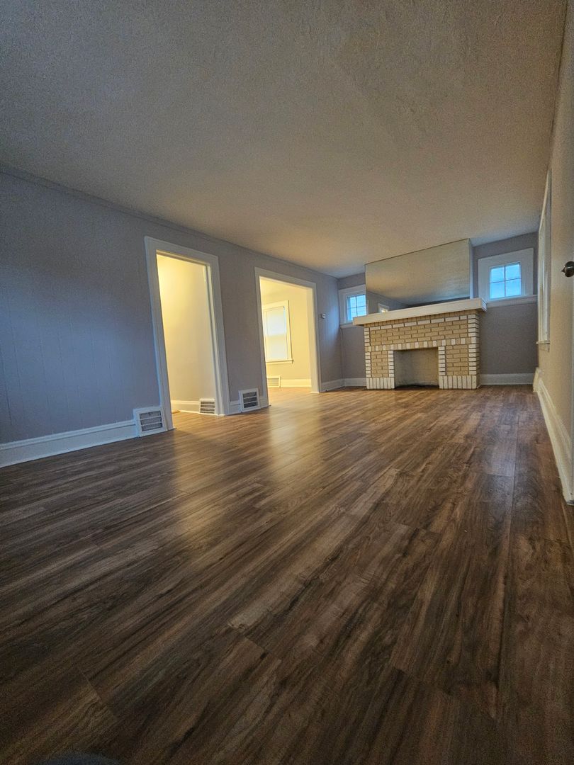 3 Beds – 1 Full Bath Colonial available for Rent! Image