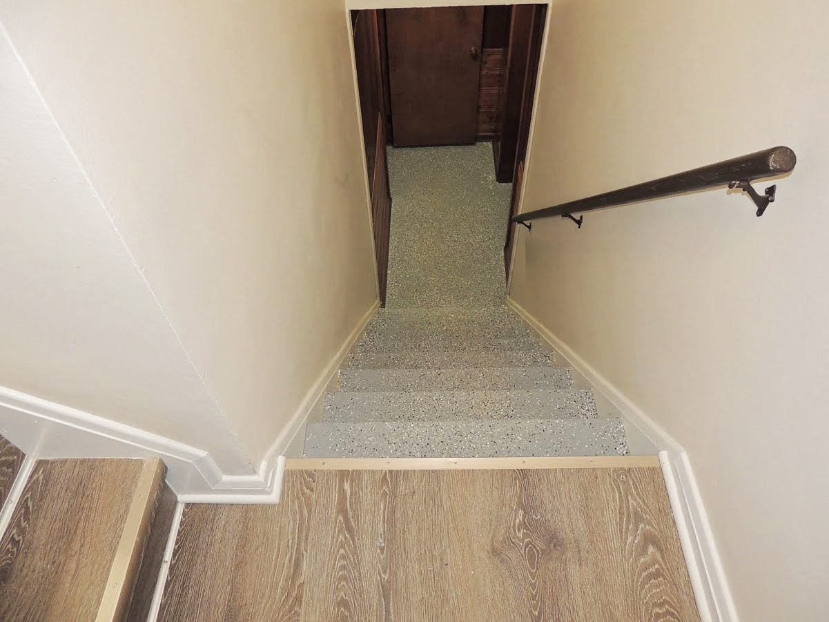 Newly Renovated 4 Bed / 2.5 Bath Bungalow for Rent! Image