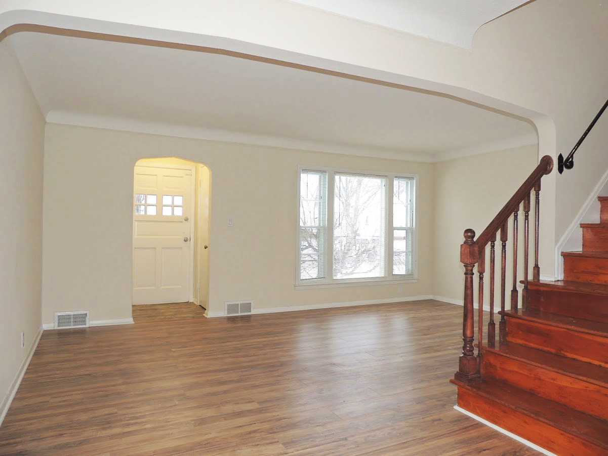 Newly Renovated 4 Bed / 2.5 Bath Bungalow for Rent! Image