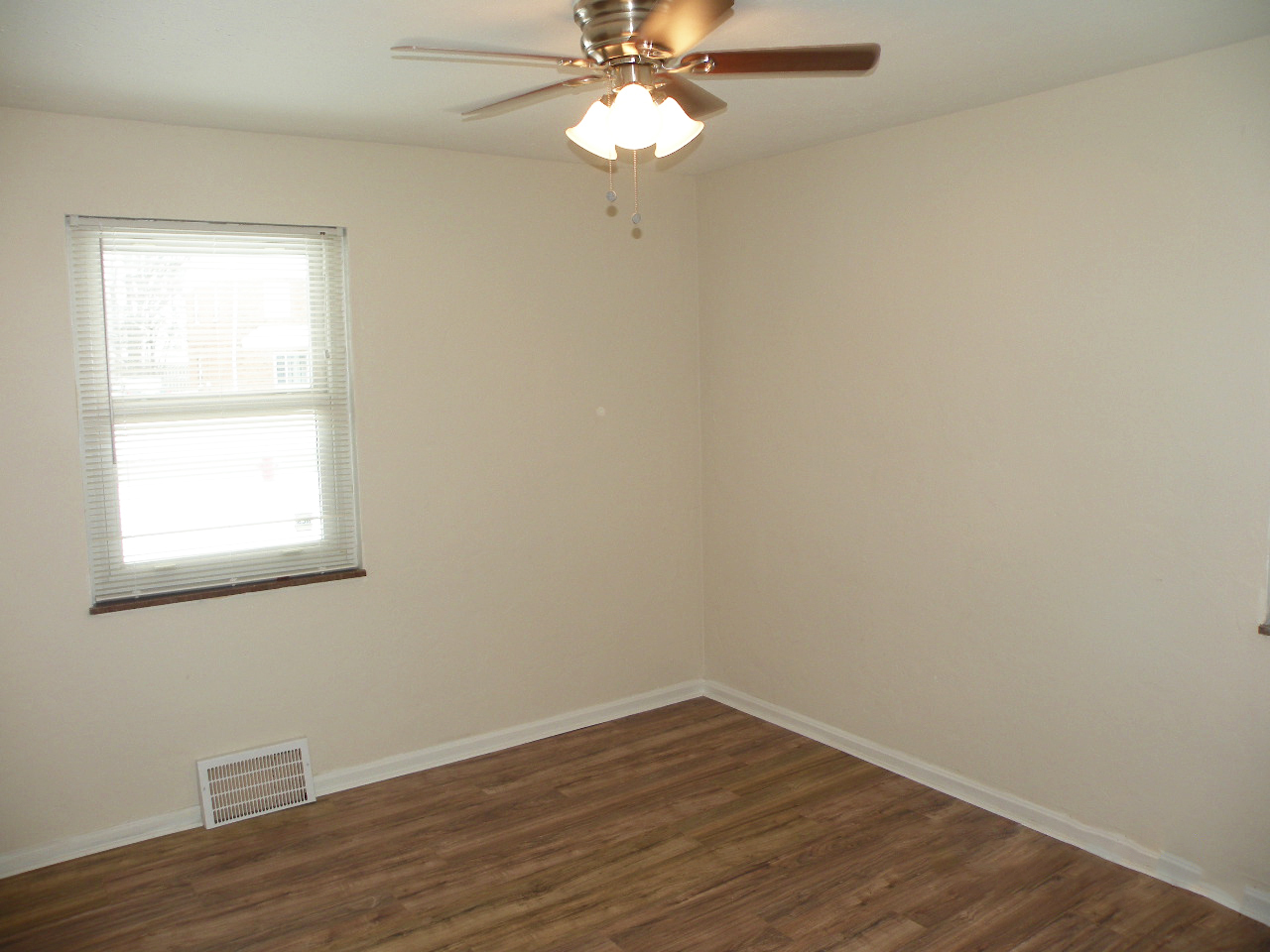 4 Bedroom Bungalow for Rent! Euclid, Ohio Image