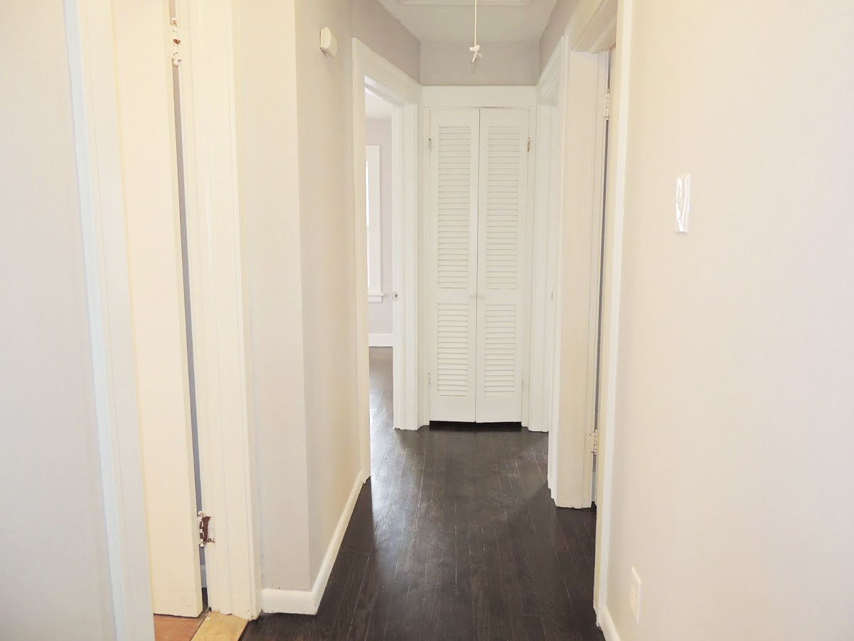 Updated 3 Bedroom – 1.5 Bathroom Cleveland Hts. Colonial for Rent! Image