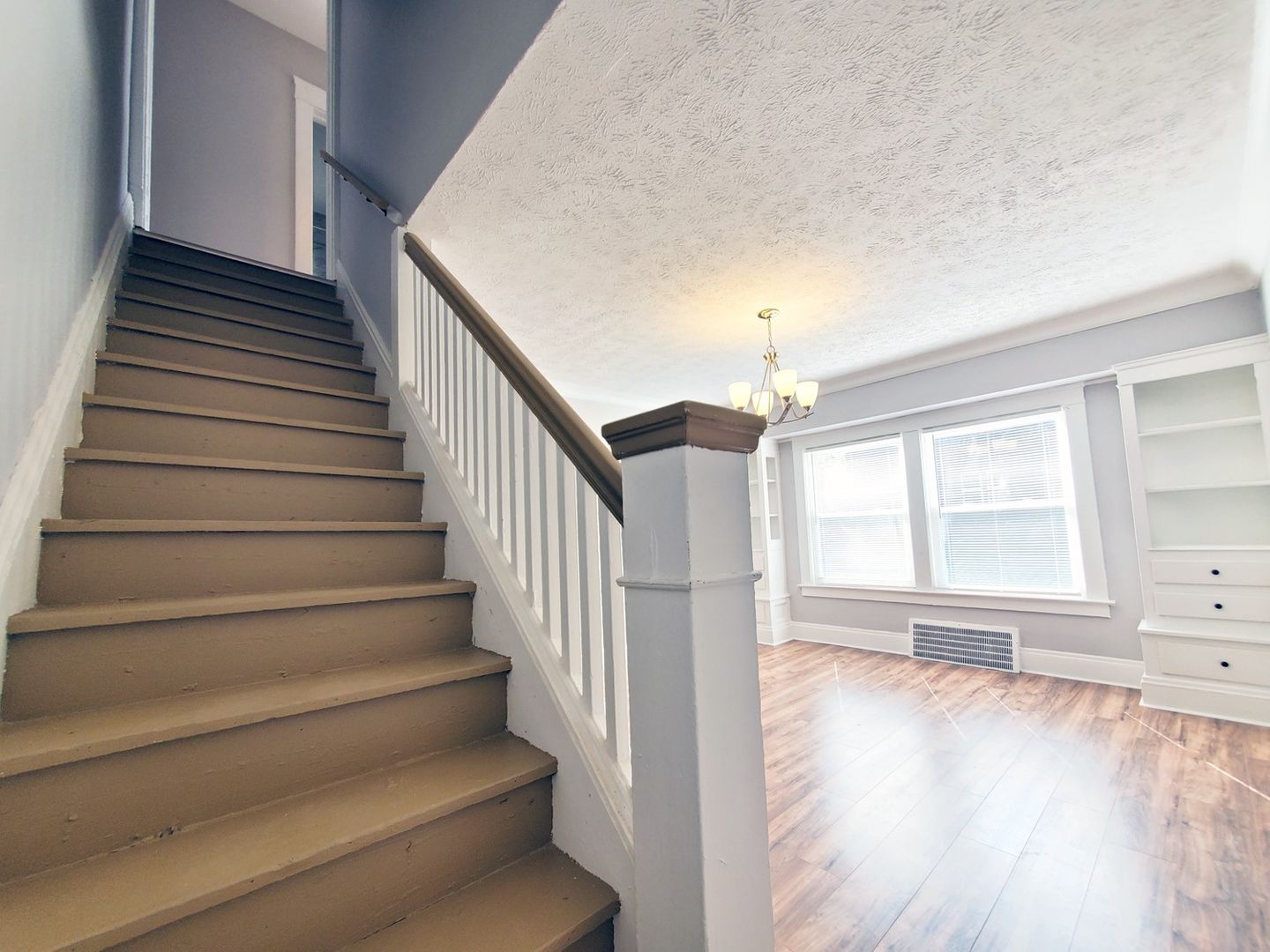 4 Bed – 1 Bath – 3 Story Duplex Unit for Rent! Image