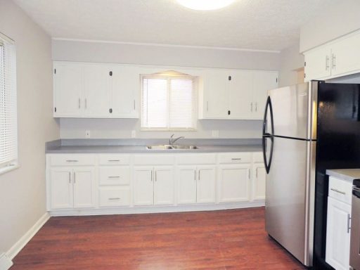 2 Story – 3 Bed – 1.5 Bath Duplex Unit for Rent in Euclid!