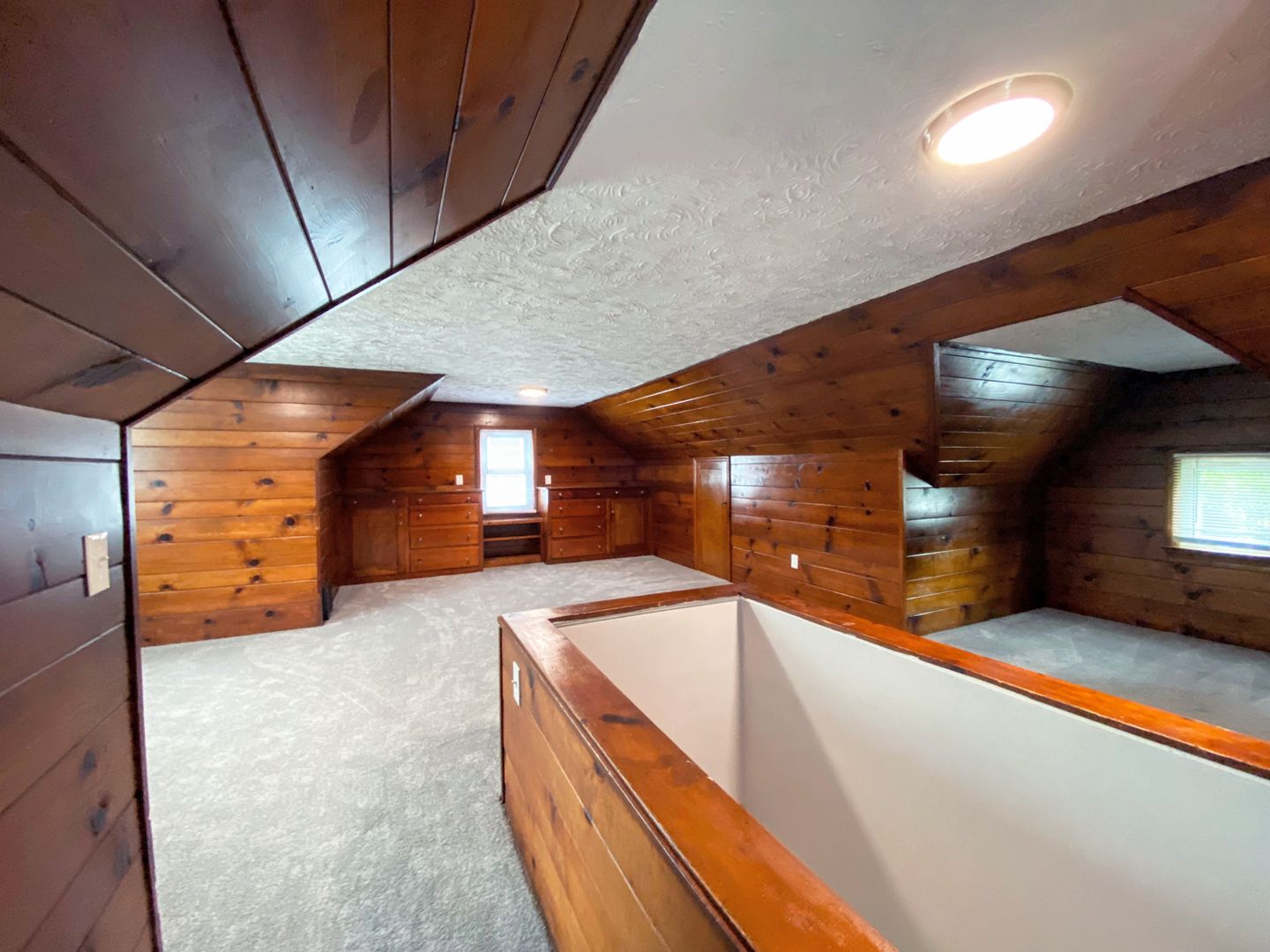 3 Bed – 1.5 Bath Cape Cod for Rent! Image