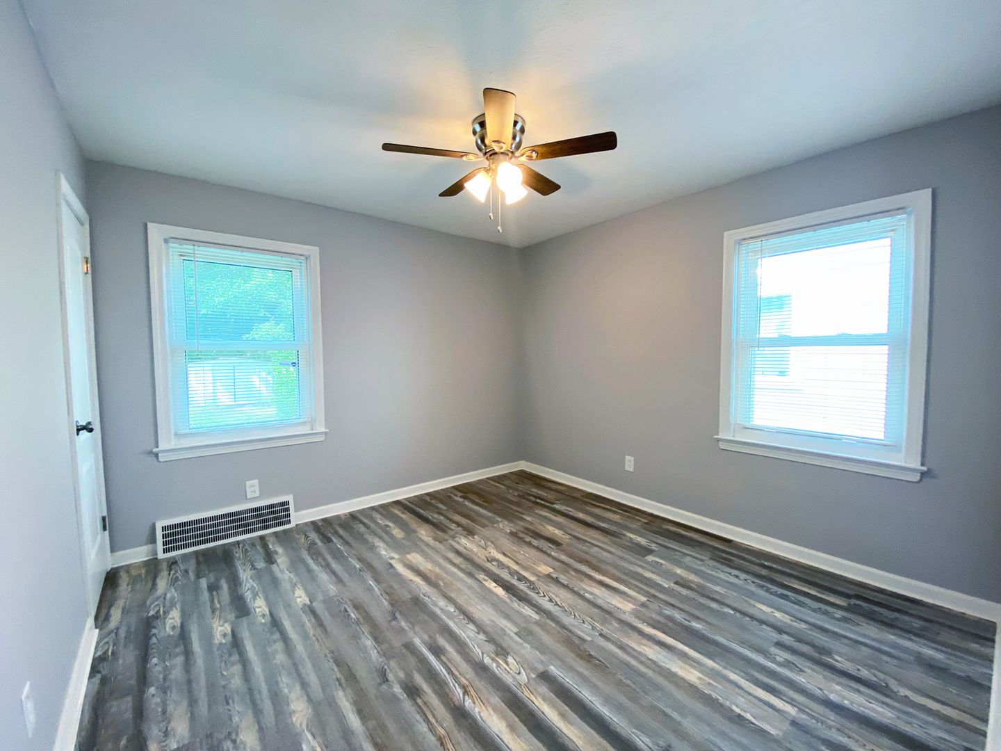 3 Bed – 1.5 Bath Cape Cod for Rent! Image