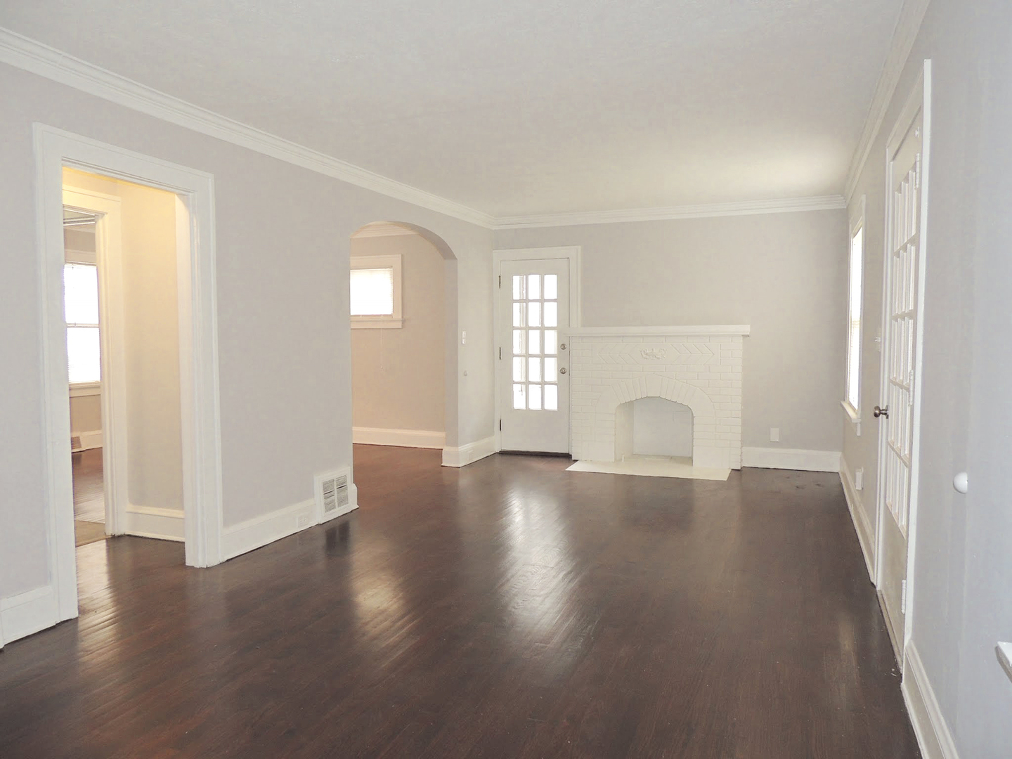 3 Bed – 1.5 bath Colonial for Rent! Image