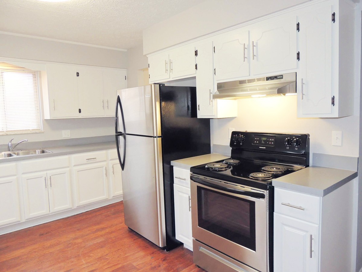 2 Story – 3 Bed – 1.5 Bath Duplex Unit for Rent in Euclid! Image