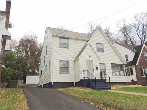 3 Bed – 1.5 bath Colonial for Rent!