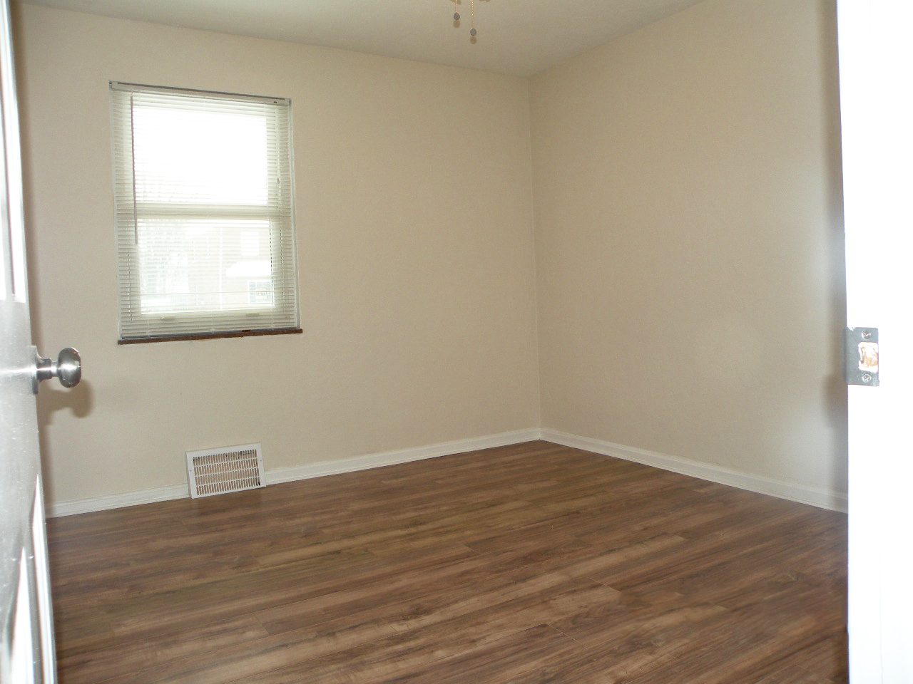 4 Bedroom Bungalow for Rent! Euclid, Ohio Image