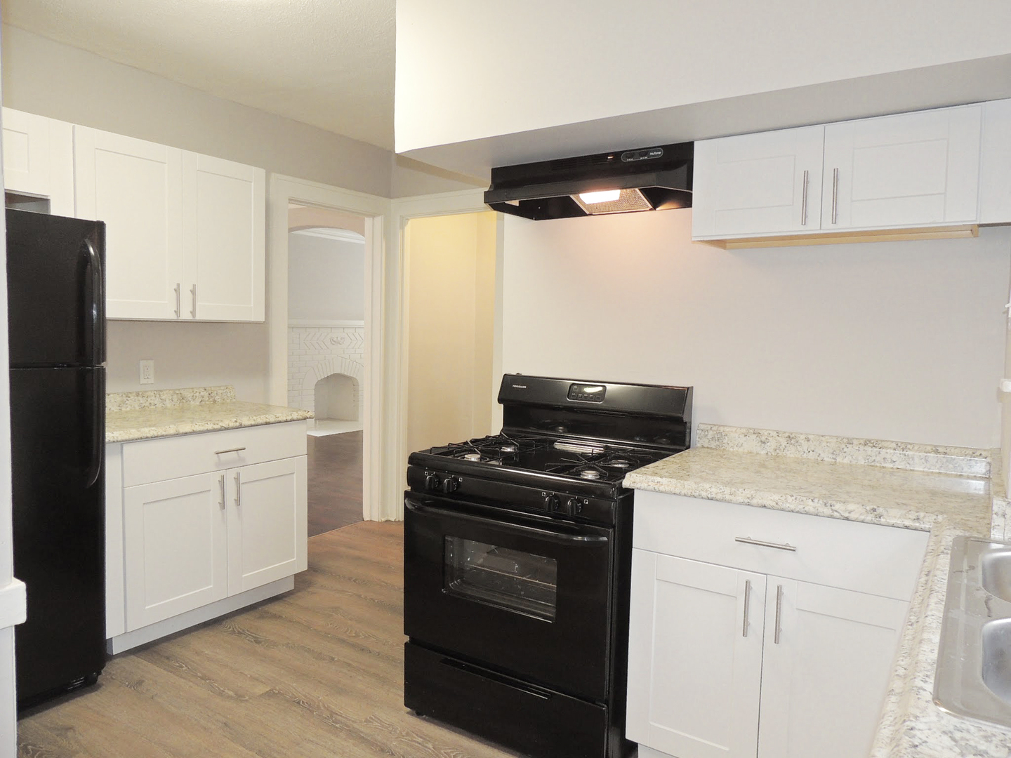 3 Bed – 1.5 bath Colonial for Rent! Image