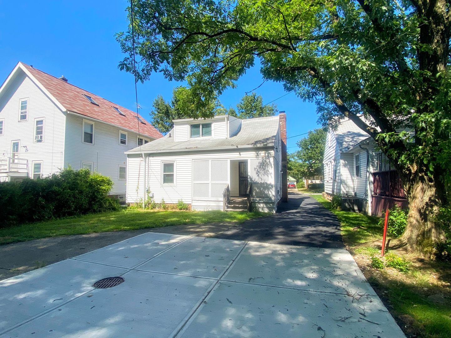 3 Bed – 1.5 Bath Cape Cod for Rent! Image