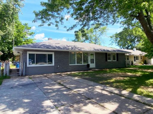 3 Bed – 1 Bath Colonial for Rent in Parma Heights!