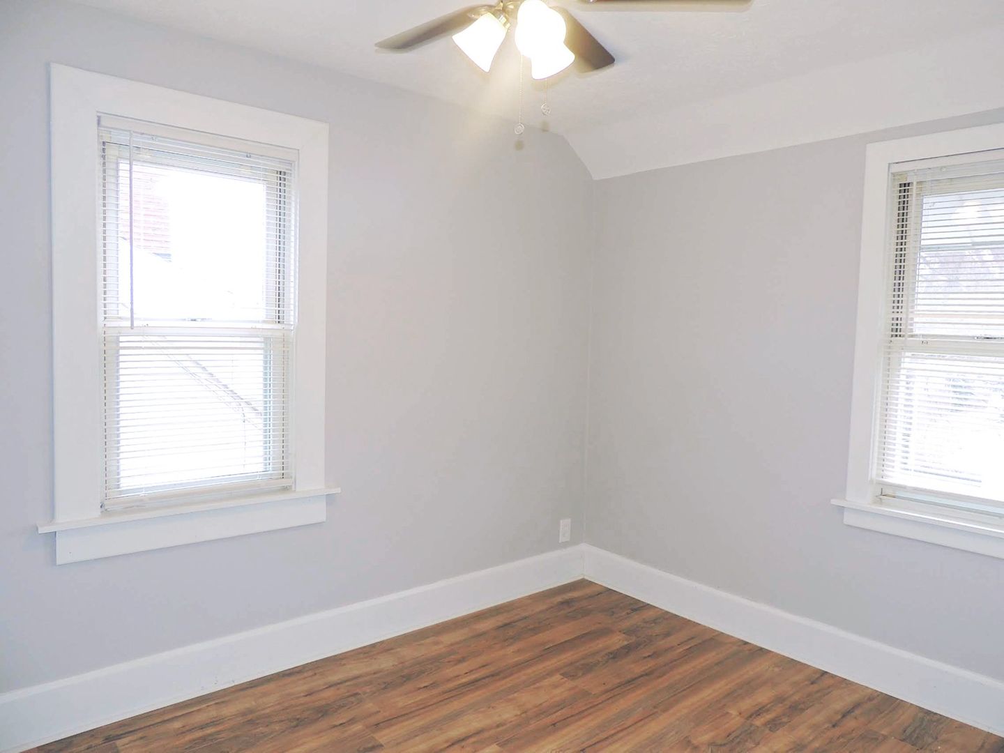 3 Bed – 2 Full Bath Colonial for Rent! Image