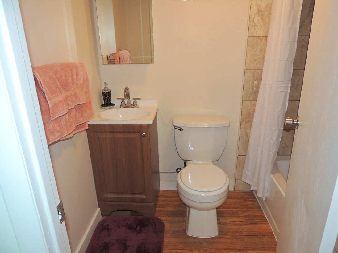 3 Bed – 2 Full bath Ranch for Rent – Completely Renovated! Image