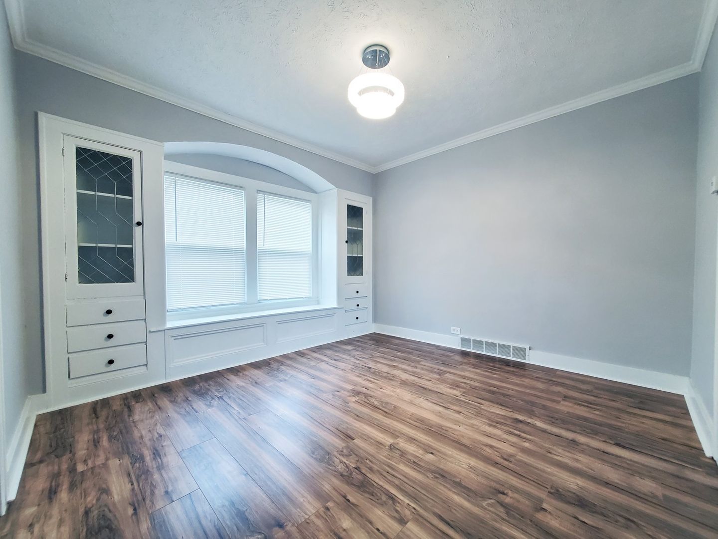 3 Bed – 1 Bath Colonial for Rent | Newly Renovated! Image