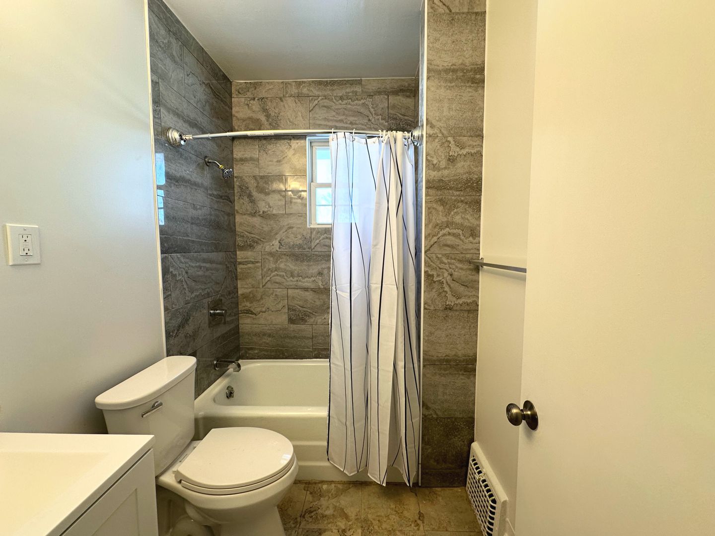 2 Bed & 1 Full Bath Ranch w/ Basement for Rent! Image