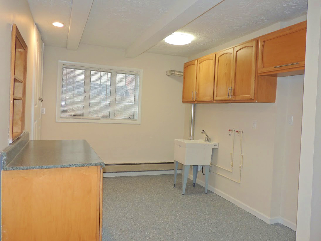 Extraordinary 4 Bedroom 2 Full Bathroom Colonial available for Rent! Image