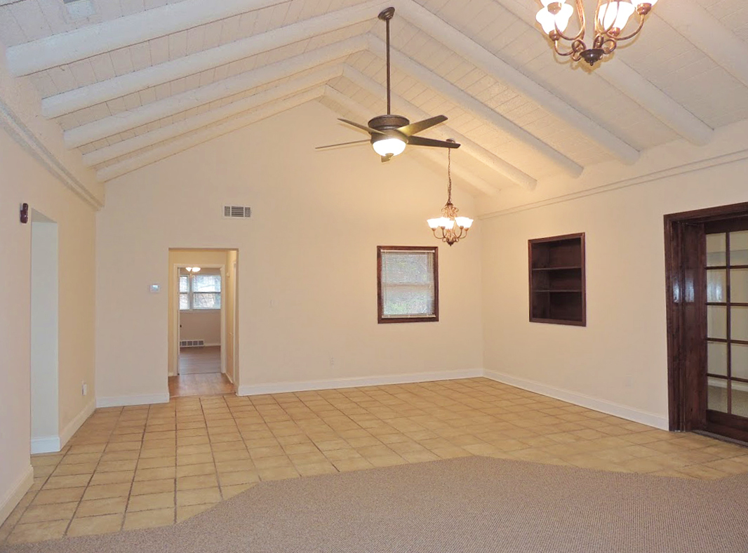 Extraordinary 4 Bedroom 2 Full Bathroom Colonial available for Rent! Image