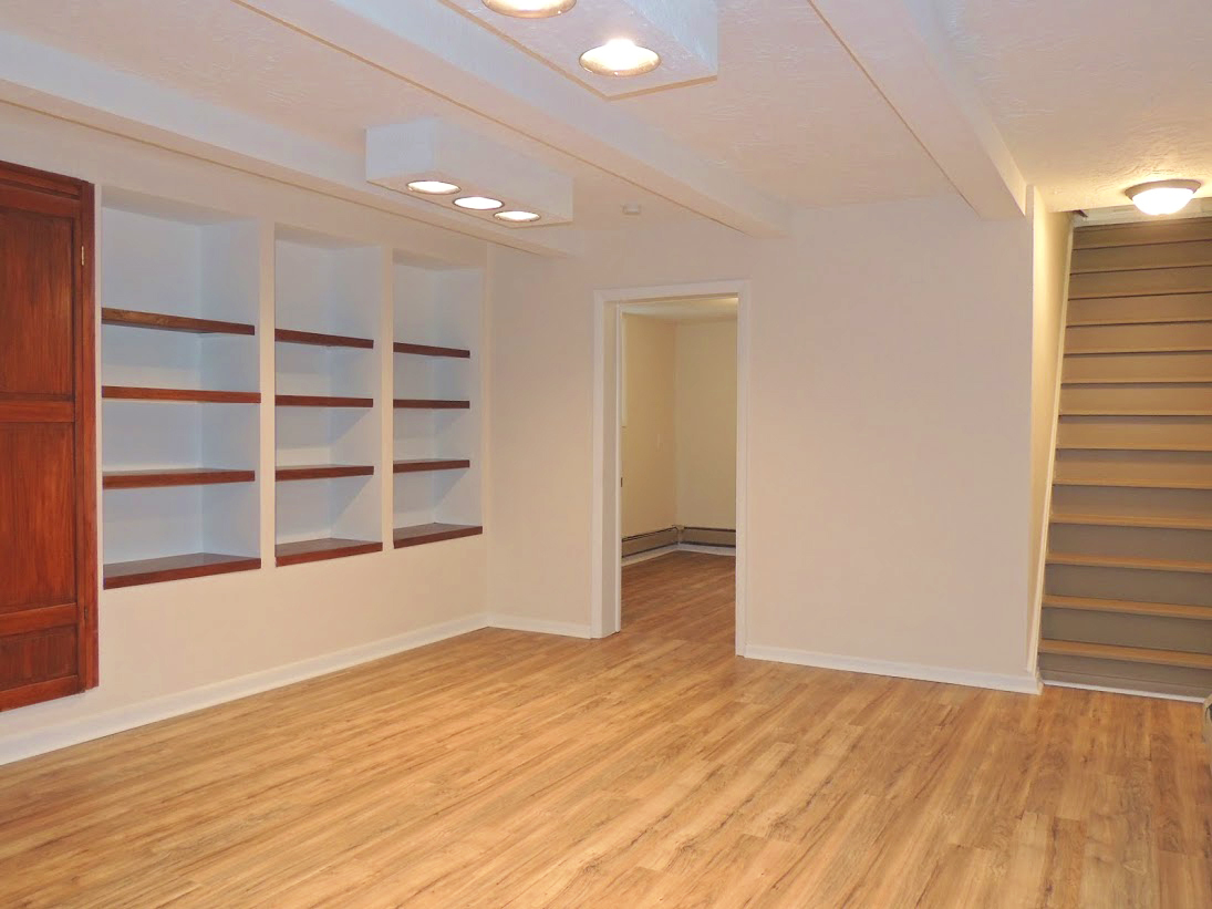 Extraordinary 4 Bedroom 2 Full Bathroom Colonial available for Rent! Image