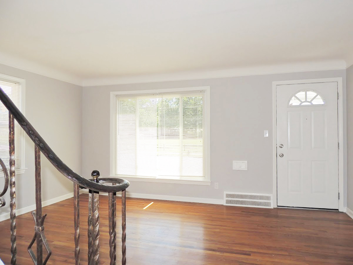 3 Bed – 2 Full Bath Cape Cod for Rent in Euclid, Ohio! Image