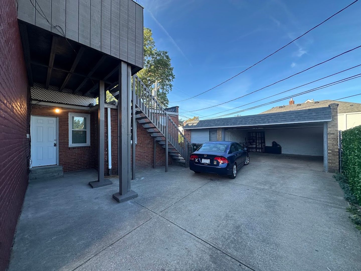 Modern & Cozy Loft Apartment in Prime Euclid Location Image