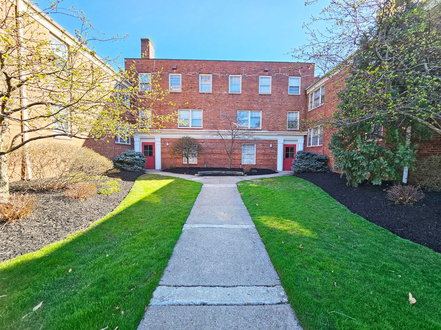 2 Bed and 1 Bath Apartments for Rent in Shaker Heights | Newly Renovated Image