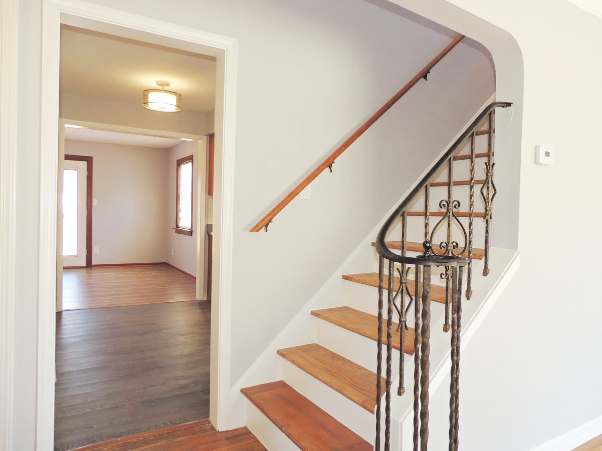 3 Bed – 2 Full Bath Cape Cod for Rent in Euclid, Ohio! Image