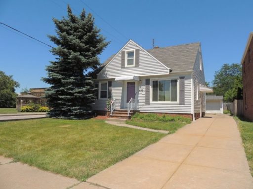 3 Bed – 2 Full Bath Cape Cod for Rent in Euclid, Ohio!