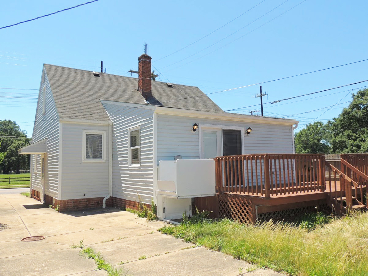 3 Bed – 2 Full Bath Cape Cod for Rent in Euclid, Ohio! Image