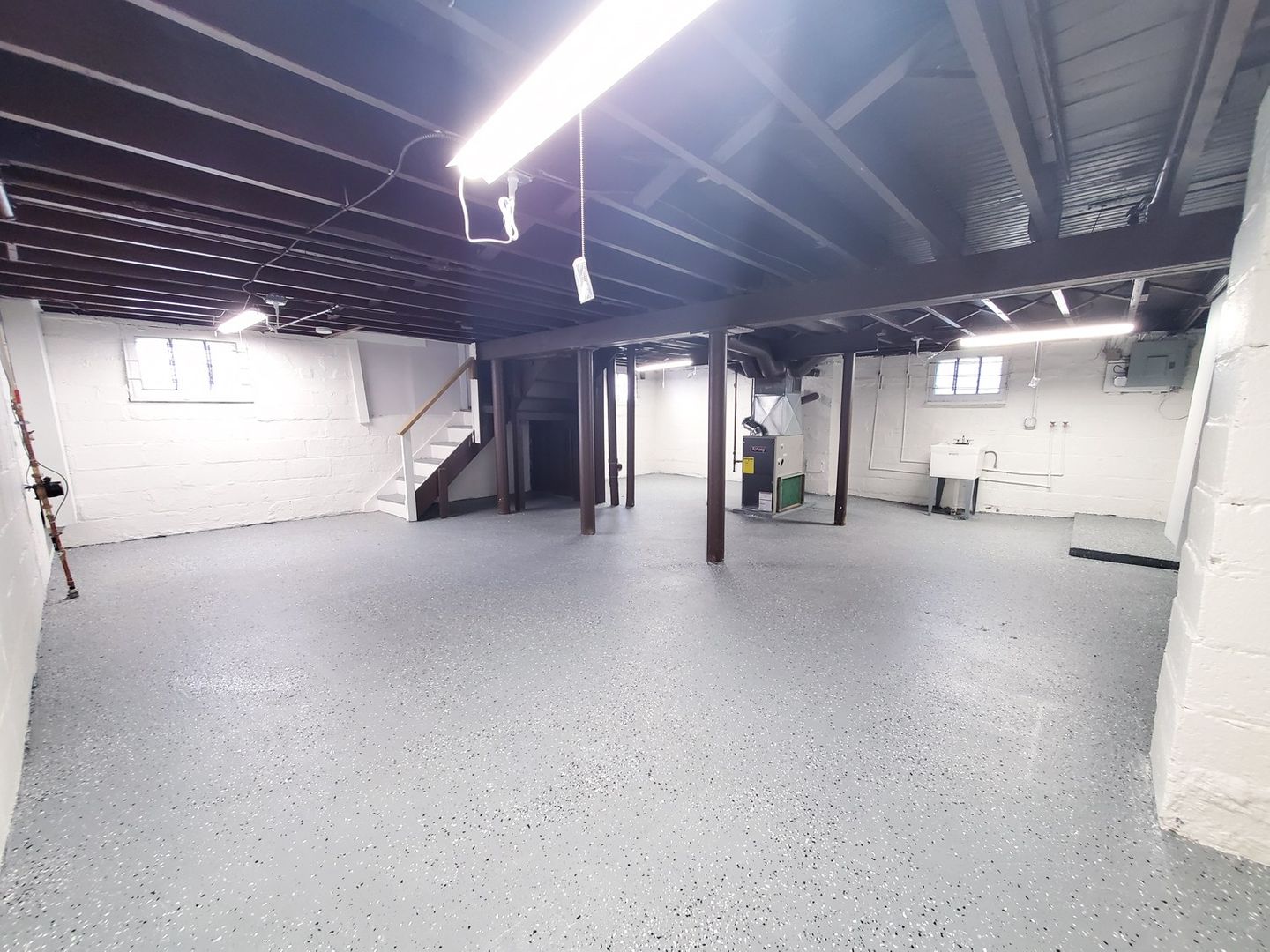 3 Bed – 1 Bath Colonial for Rent | Newly Renovated! Image