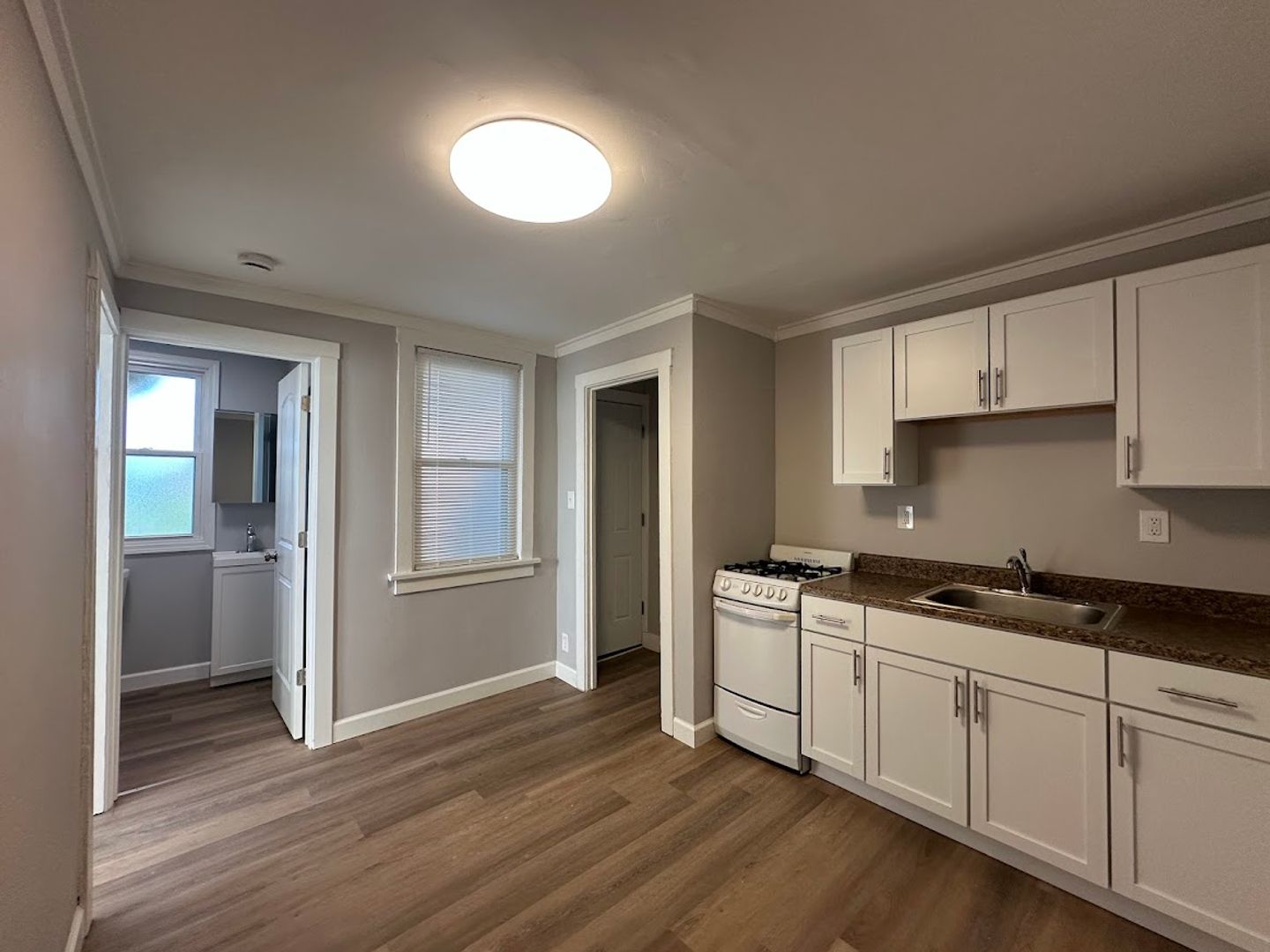 Modern & Cozy Loft Apartment in Prime Euclid Location Image