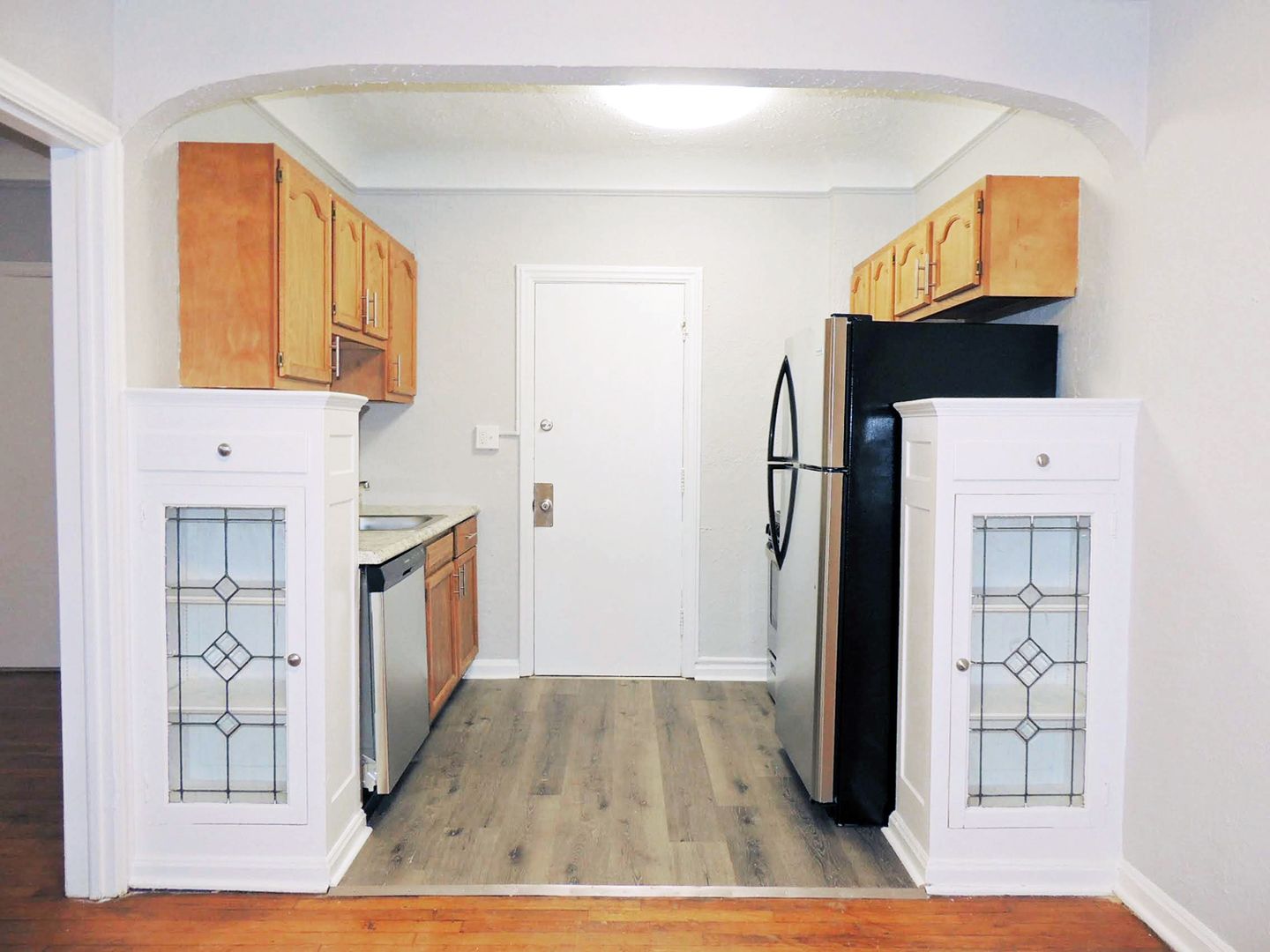 1 and 2-Bed Units for Rent – Prime Cleveland Heights Location! Image