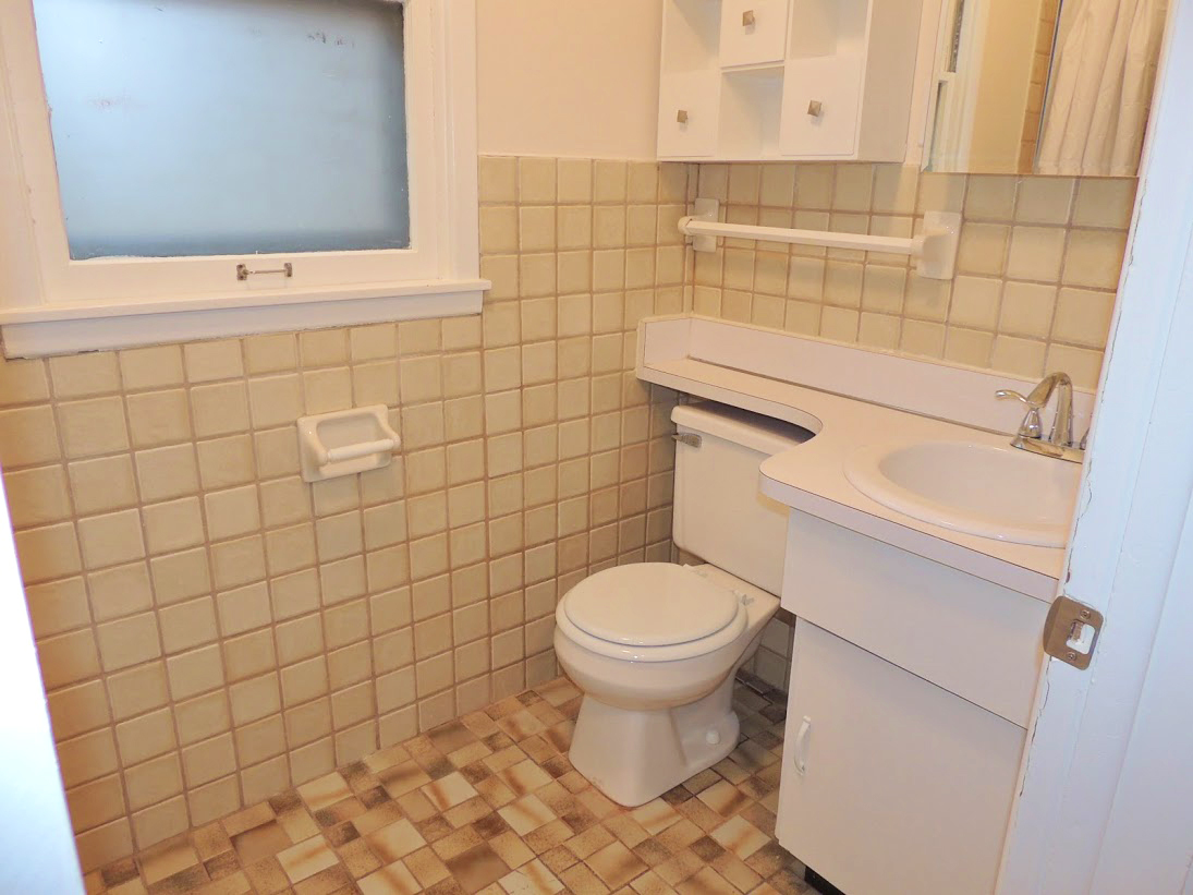 Extraordinary 4 Bedroom 2 Full Bathroom Colonial available for Rent! Image