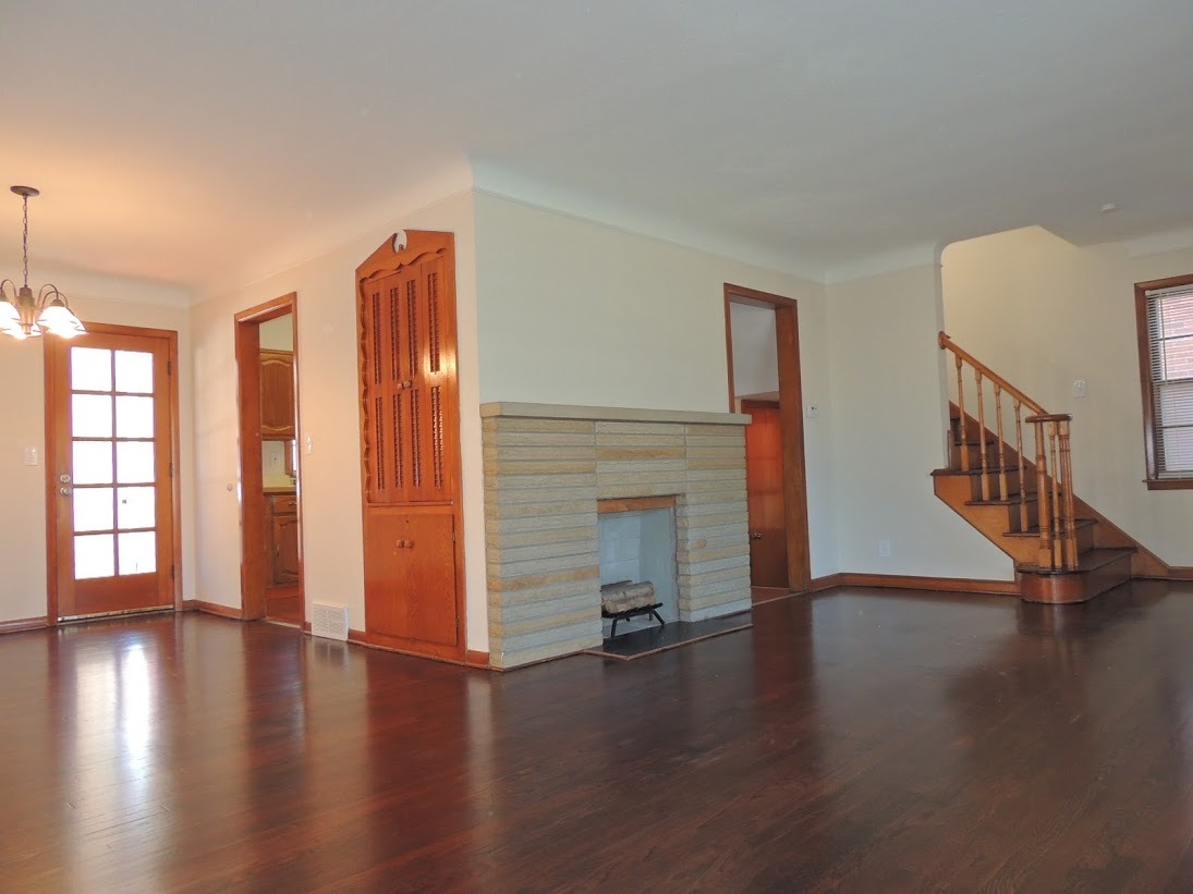 Astonishingly Renovated 3 Bedroom, 1.5 Bathroom Colonial! Image