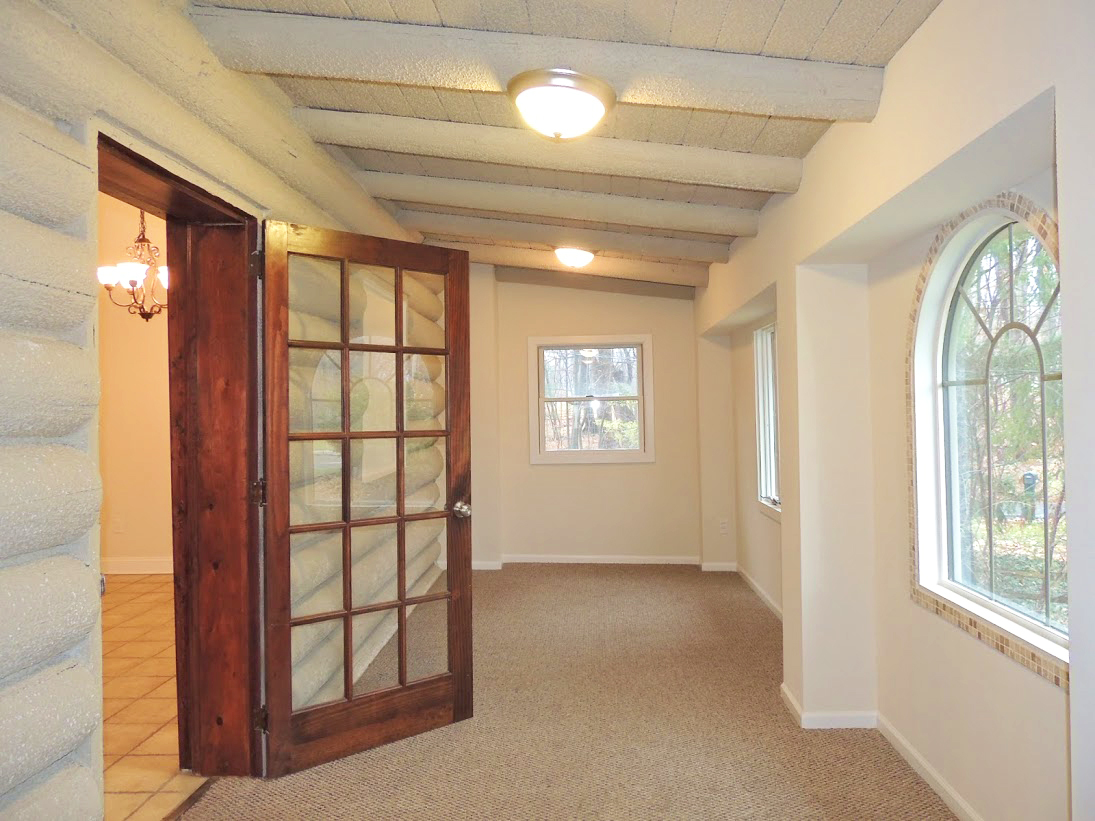 Extraordinary 4 Bedroom 2 Full Bathroom Colonial available for Rent! Image