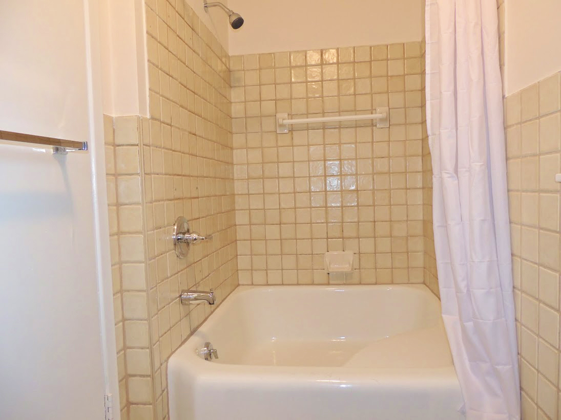 Extraordinary 4 Bedroom 2 Full Bathroom Colonial available for Rent! Image