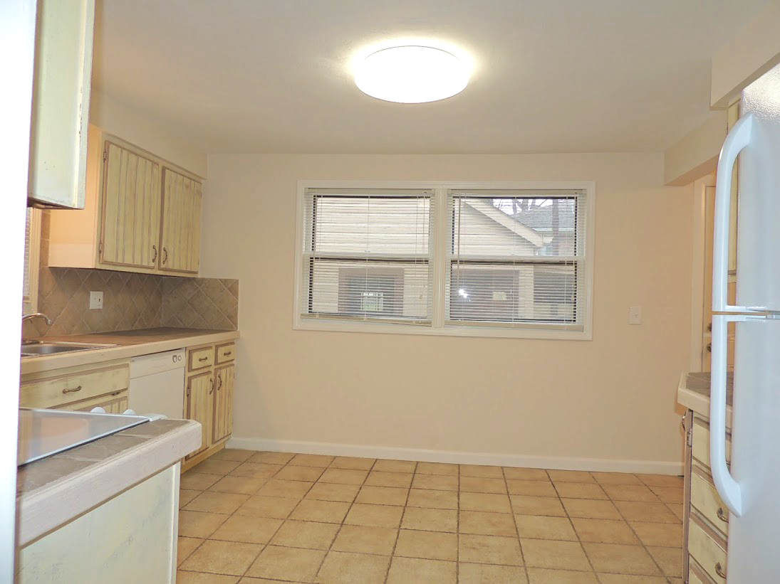Extraordinary 4 Bedroom 2 Full Bathroom Colonial available for Rent! Image