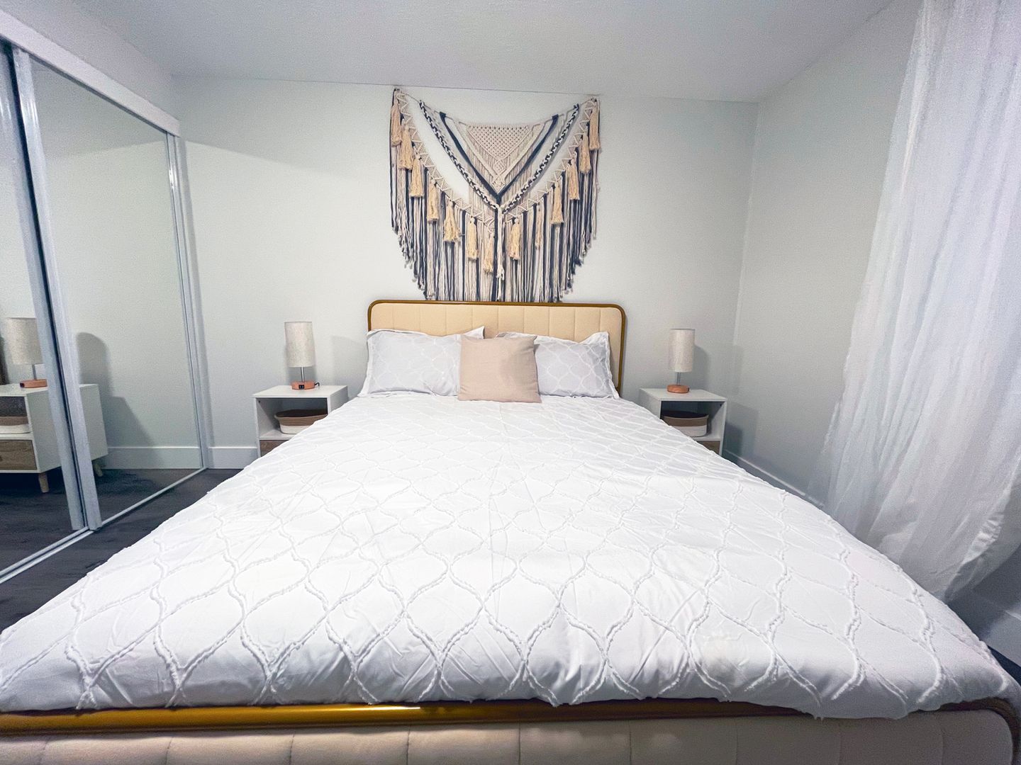 2 Bed and 2 Bath Apartments with In-Unit Laundry for Rent | Completely Renovated Image