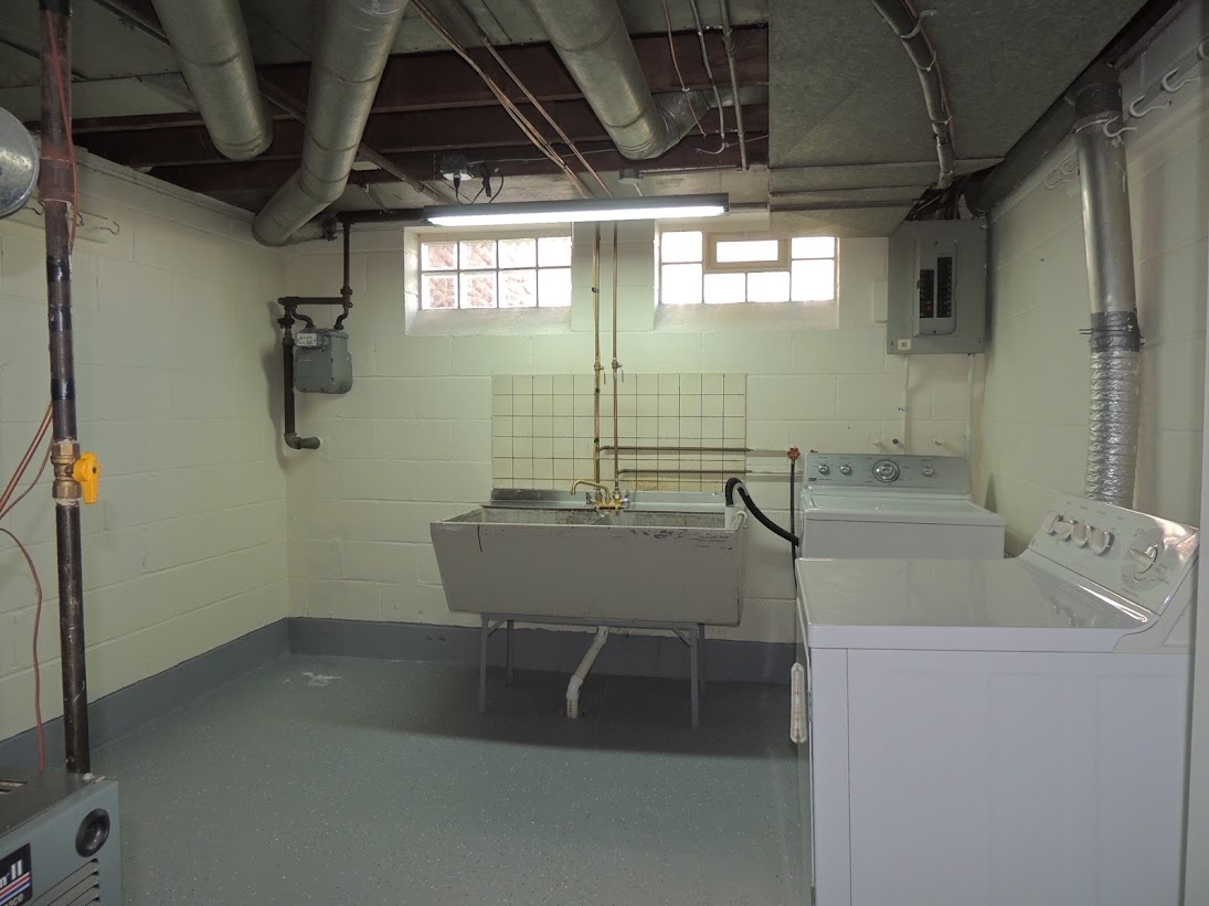 Astonishingly Renovated 3 Bedroom, 1.5 Bathroom Colonial! Image