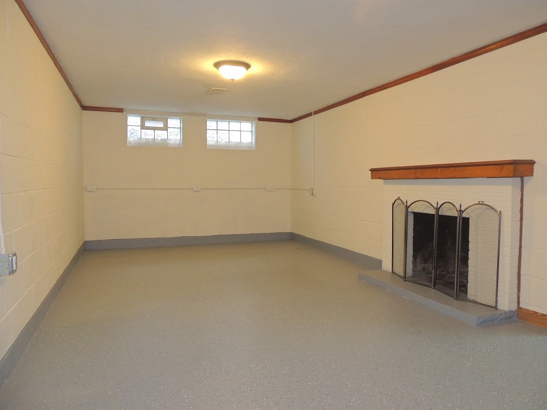 Astonishingly Renovated 3 Bedroom, 1.5 Bathroom Colonial! Image