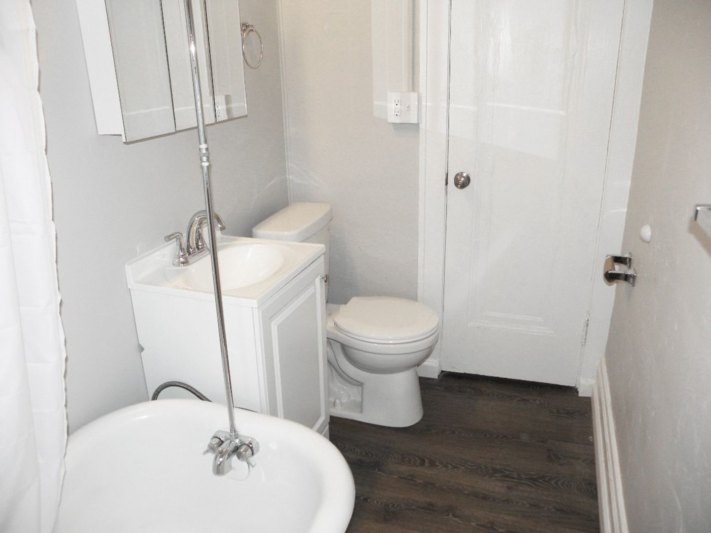 2 Bed – 1 Bath Apartment for Rent in Cleveland | Renovated! Image