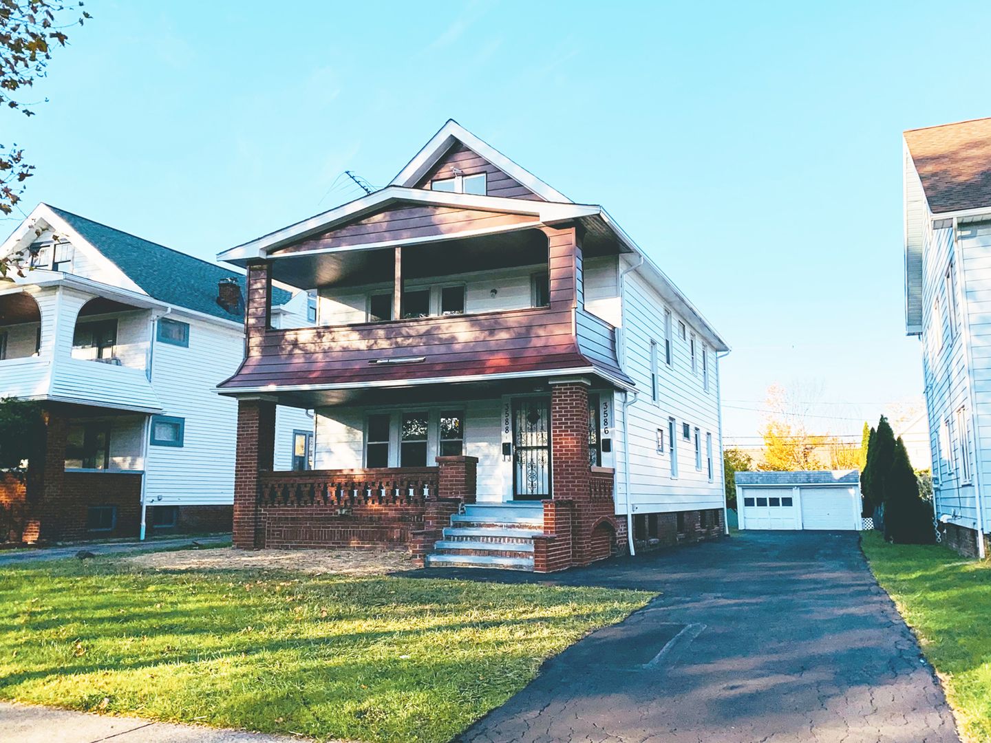 2 Bed – 1 Bath Duplex 1st-Floor Unit for Rent in Shaker Heights! Image