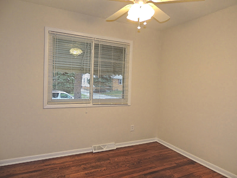 Newly Renovated 3-Bed, 1-Bath Bedford Ranch — Move-In Ready Image