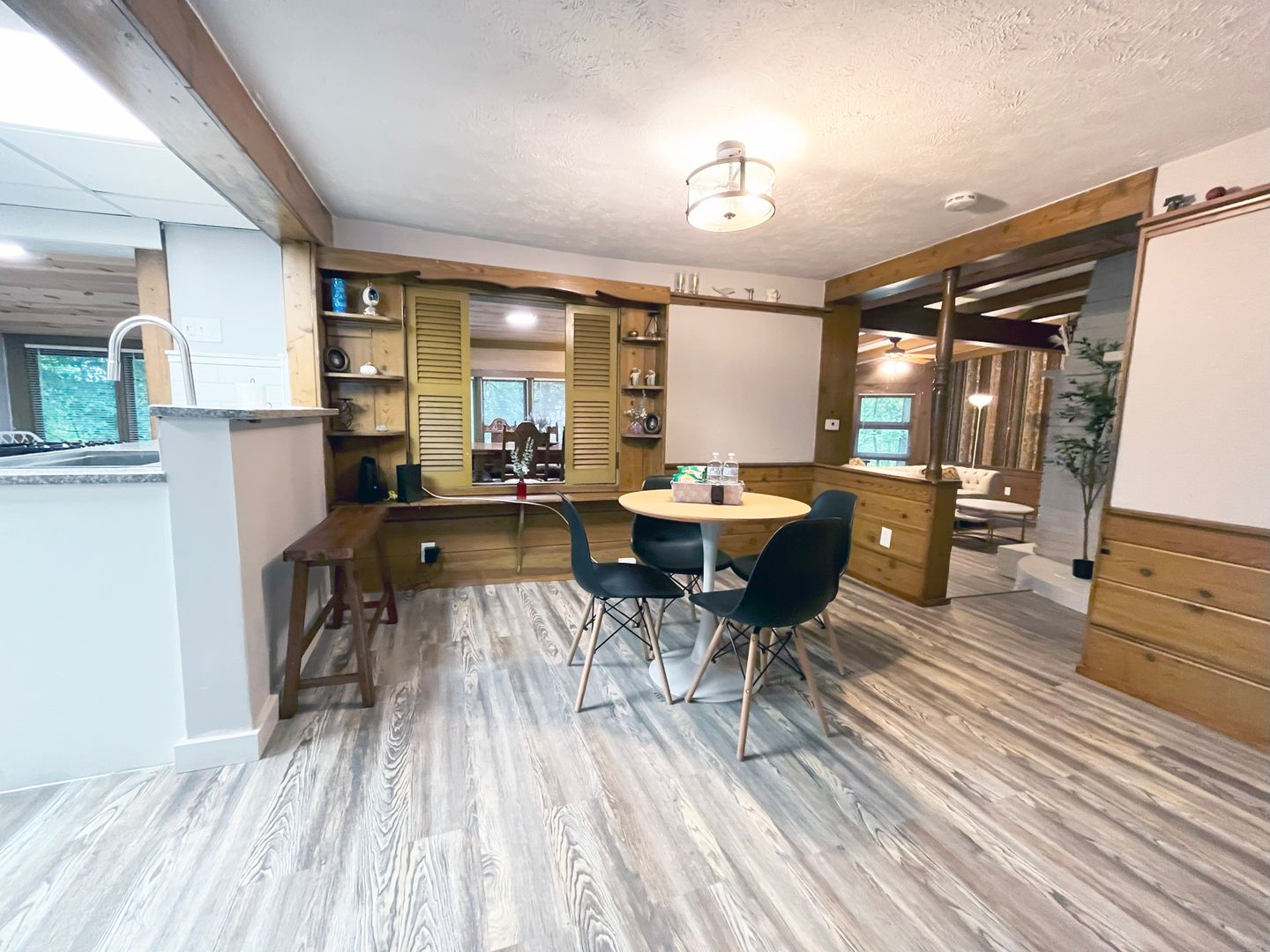 3 Bed – 2.5 Bath Duplex Unit for Rent in Cleveland Heights! Image