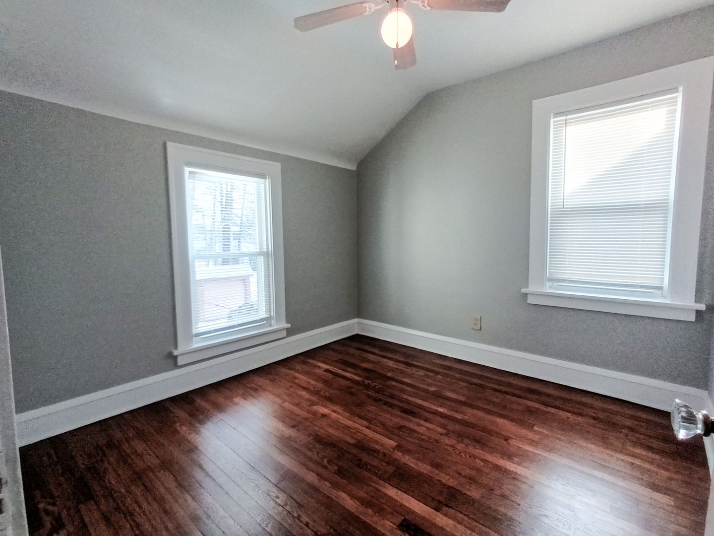 Beautiful Renovated 3 Bedroom, 1.5 Bathroom Colonial in Cleveland Heights, OH! Image