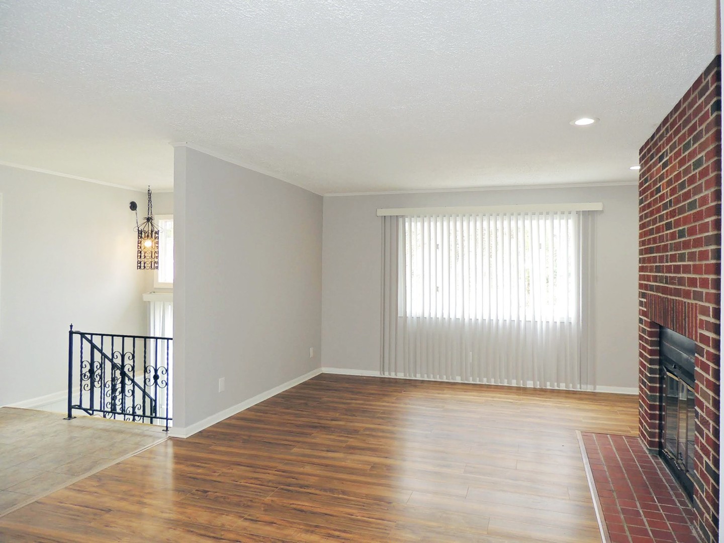 3 Bed – 1 Bath Colonial is available for Rent! Image